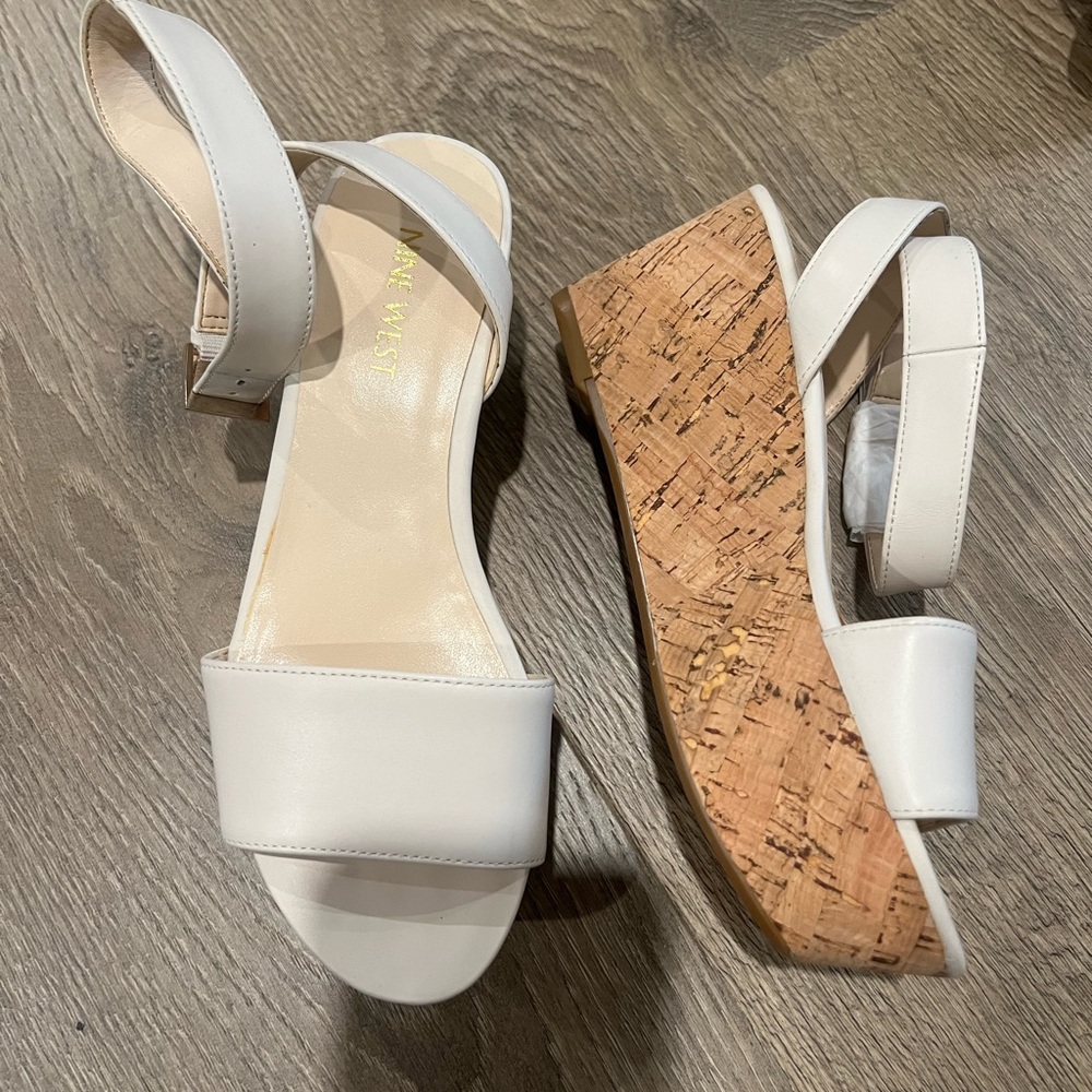 Nine West Cream Wedge Sandals. New. Size 6.